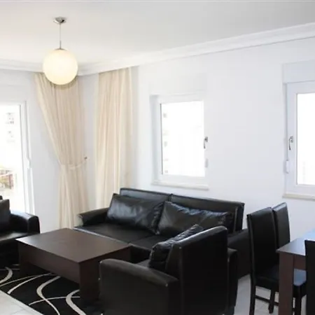 Delightful 2 Bed Within A Beautifully Laid Out Gated Community 아파트 *