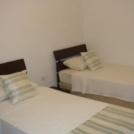 Delightful 2 Bed Within A Beautifully Laid Out Gated Community 公寓