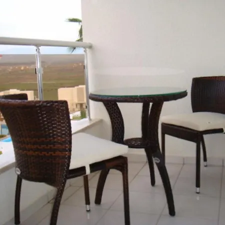 Delightful 2 Bed Within A Beautifully Laid Out Gated Community 公寓 马纳夫加特