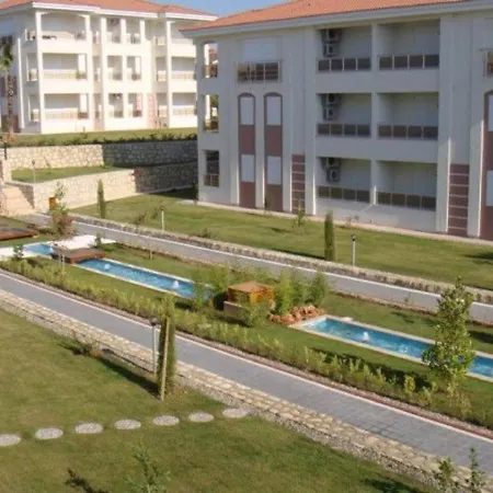 Delightful 2 Bed Within A Beautifully Laid Out Gated Community 公寓